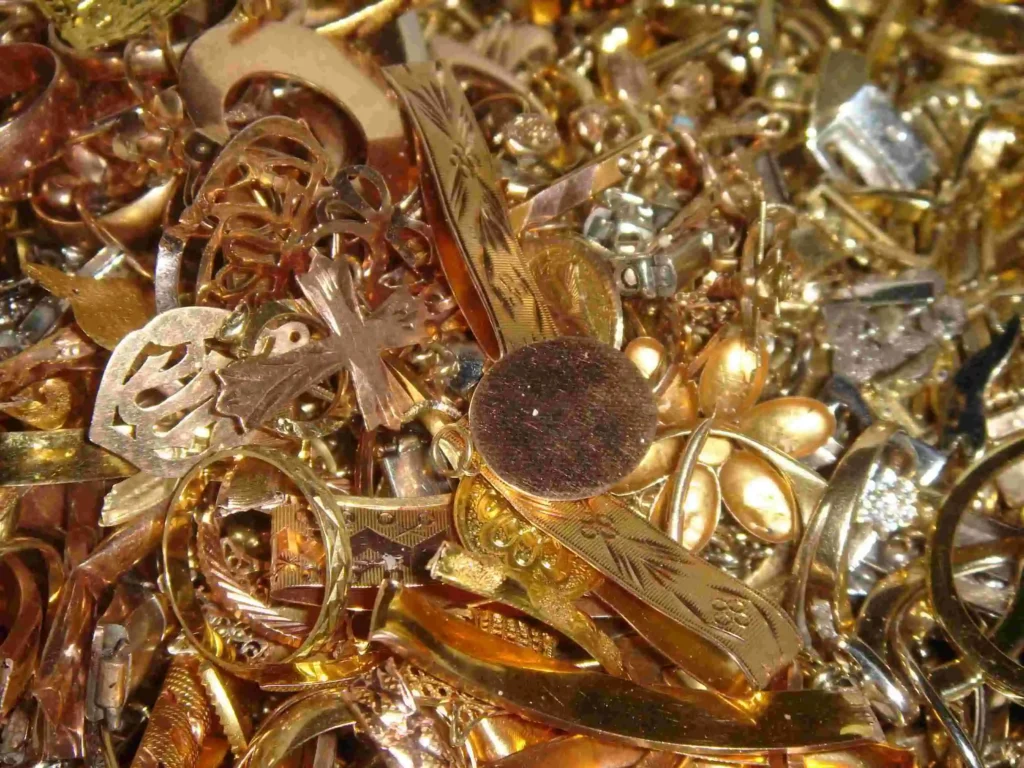 Dinlerin ve ayarların aynı potada eriimesi